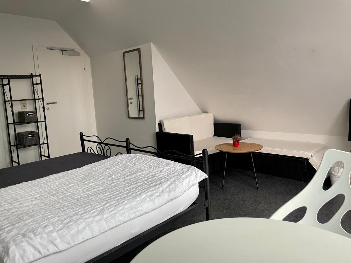 Gaestehaus Vigliarolo Gewerblich Jedes Zimmer Eigenes Bad Gemeinschaftskueche Elmshorn Exterior foto