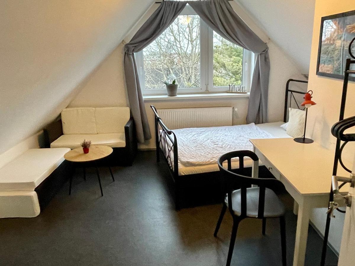 Gaestehaus Vigliarolo Gewerblich Jedes Zimmer Eigenes Bad Gemeinschaftskueche Elmshorn Exterior foto